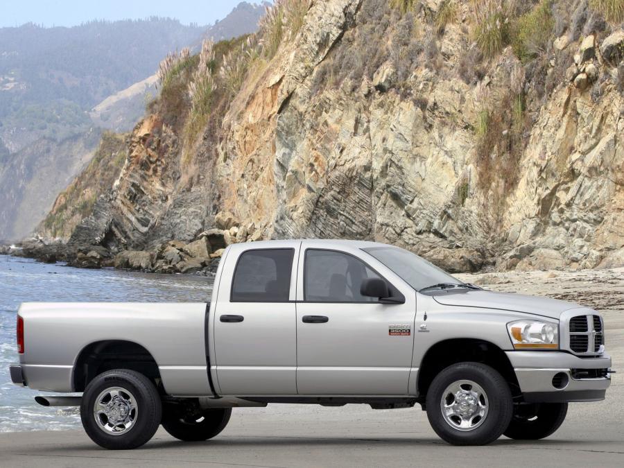  Dodge Ram 3500 Quad Cab 2006 года  (фото 4 из 8)